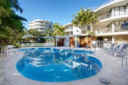Deluxe Two-Bedroom Apartment with Garden View