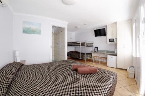 Family Room (5 Adults)