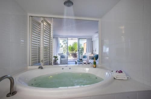 Luxury Suite with Sea and Pools Views