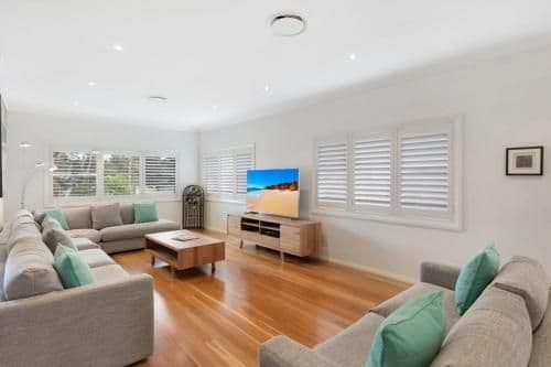 Five-Bedroom Holiday Home