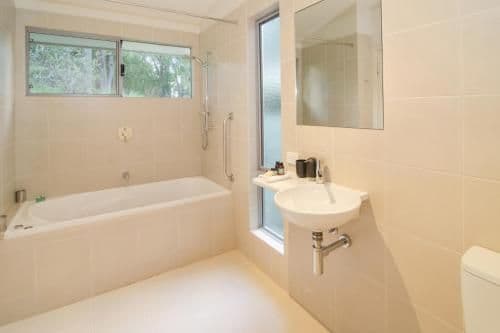 Two-Bedroom Chalet with Spa Bath