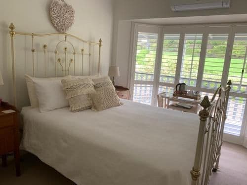 Deluxe Queen Room with Ensuite