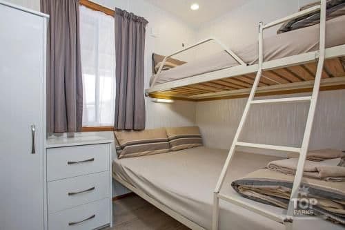 Deluxe Cabin (5 Guests)