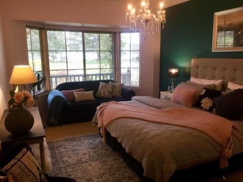 One-Bedroom Apartment with Sea View