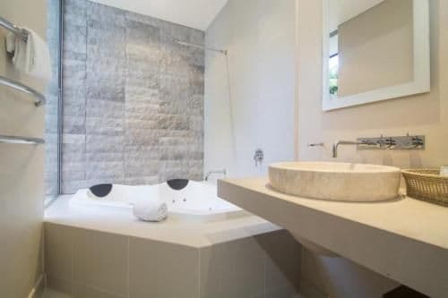 Four-Bedroom Luxury Villa with Private Pool 
