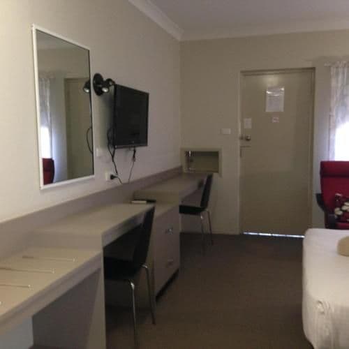 Deluxe Queen Room