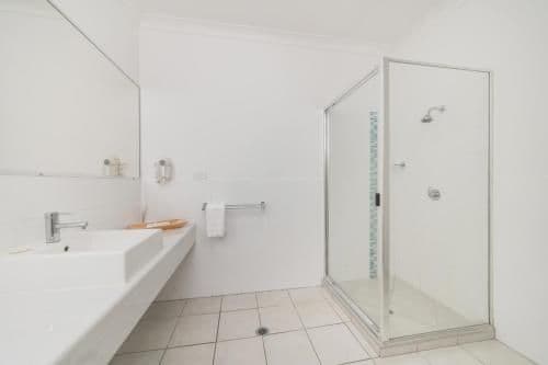 Standard King or Twin Room