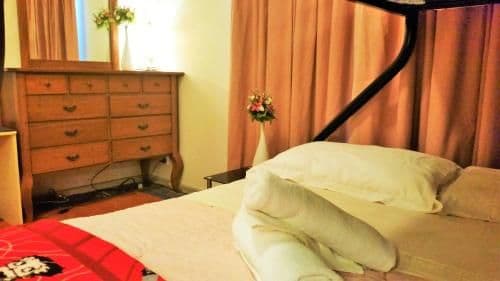 Three-Bedroom Apartment with Lake View