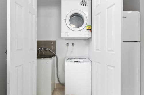 One-Bedroom Apartment (Pet Friendly)
