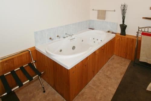 One-Bedroom Apartment with Spa Bath