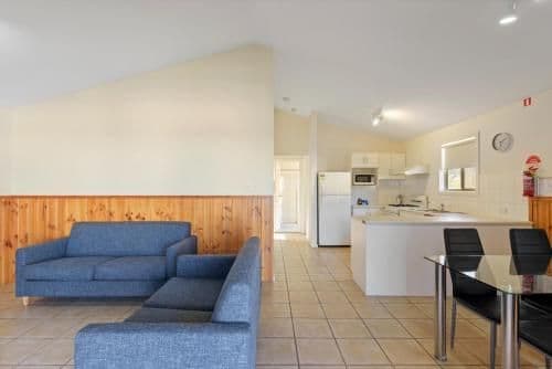 Deluxe 2 Bedroom Cabin - Sleeps 6