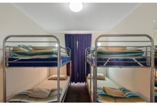 Deluxe 2 Bedroom Cabin - Sleeps 6