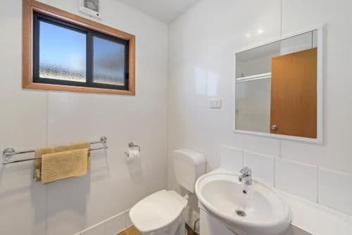 Superior 2 Bedroom Cabin - Sleeps 6
