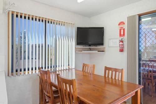 Superior 2 Bedroom Cabin - Sleeps 5