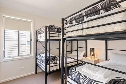 Deluxe 2 Bedroom Cabin - Sleeps 6