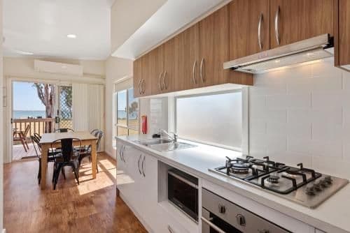 Deluxe 2 Bedroom Cabin - Sleeps 6