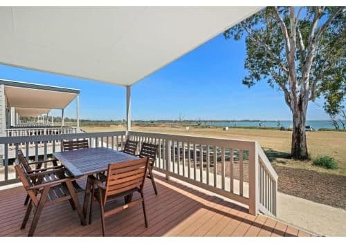 Deluxe 2 Bedroom Cabin - Sleeps 6