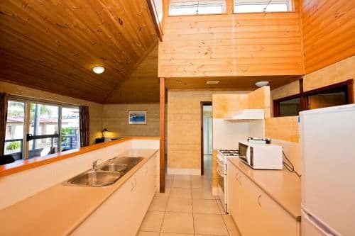 Deluxe 3 Bedroom Waterfront Cabin