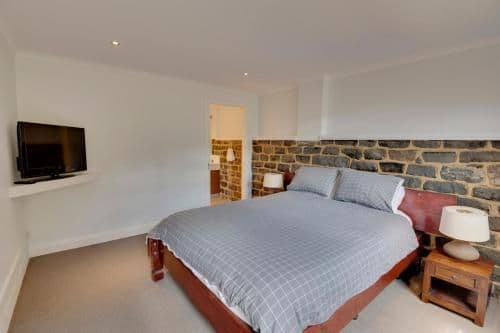 Four-Bedroom Chalet - Redwood