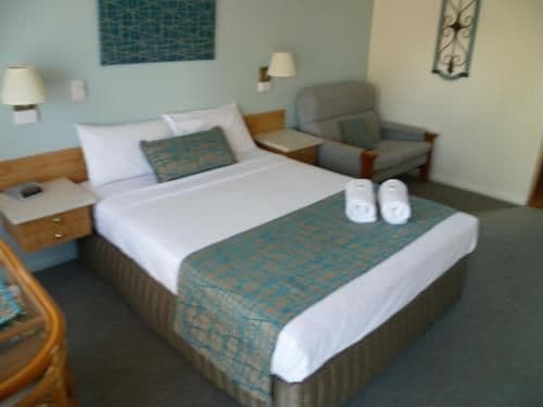 Deluxe Queen Room