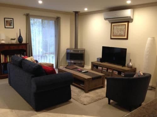 Self-Contained Cottage with Spa Bath - Forestview Cottage