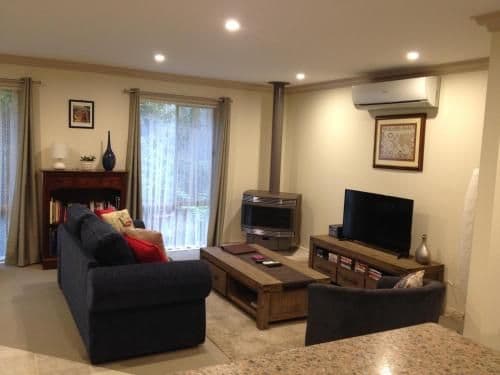 Self-Contained Cottage with Spa Bath - Forestview Cottage