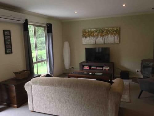 Self-Contained Cottage with Spa Bath - Redgum Cottage
