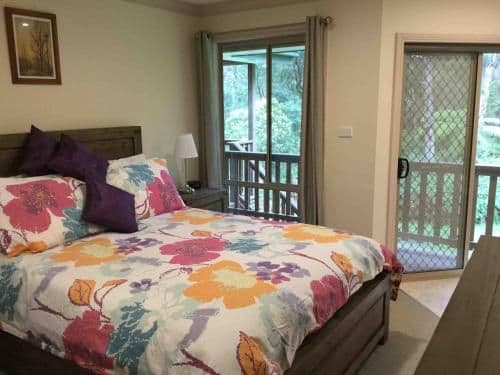 Self-Contained Cottage with Spa Bath - Forestview Cottage