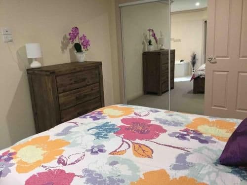 Self-Contained Cottage with Spa Bath - Forestview Cottage