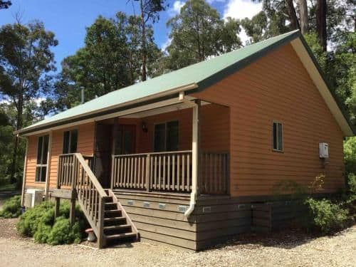 Self-Contained Cottage with Spa Bath - Redgum Cottage