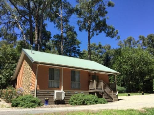 Self-Contained Cottage with Spa Bath - Redgum Cottage