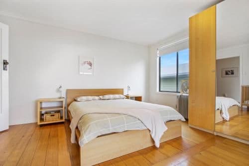 Lake Tyres Beach House