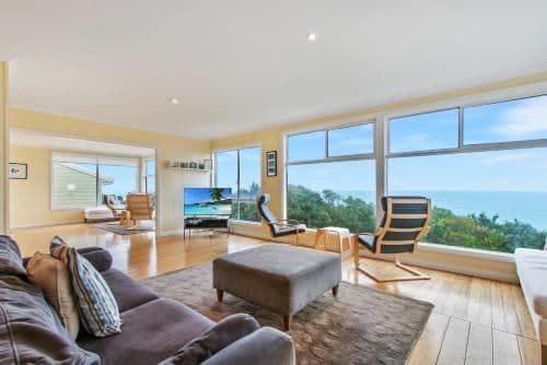 Lake Tyres Beach House