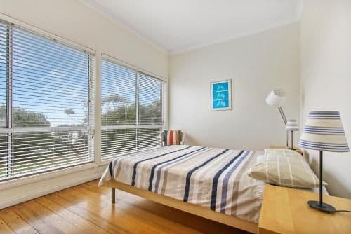 Lake Tyres Beach House