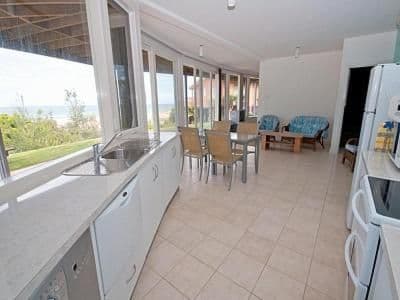 Four-Bedroom Holiday Home - Pelicans Perch