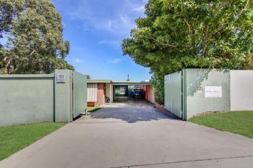 Five-Bedroom Holiday Home - The Point