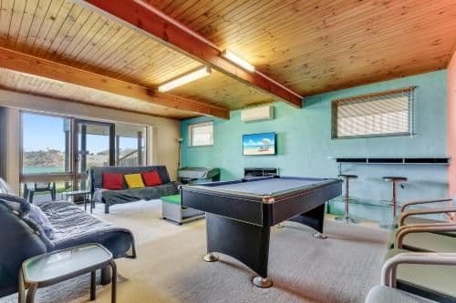 Five-Bedroom Holiday Home - The Point
