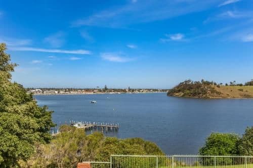 Five-Bedroom Holiday Home - The Point