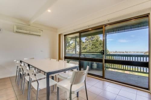 Five-Bedroom Holiday Home - The Point