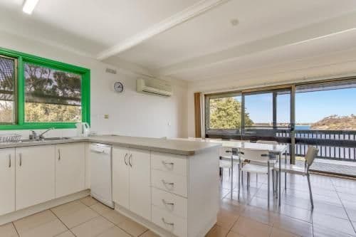 Five-Bedroom Holiday Home - The Point