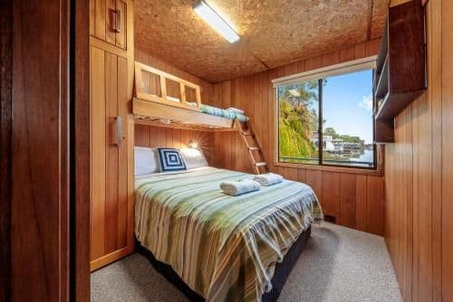 Three-Bedroom Houseboat - The Murray Dream