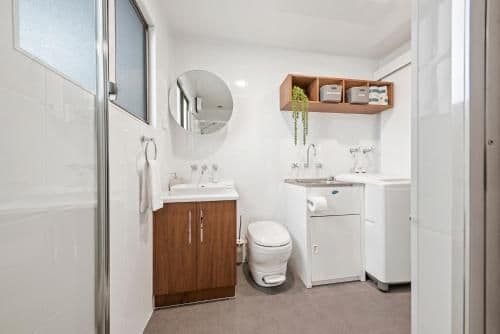 Three-Bedroom Houseboat - The Murray Dream