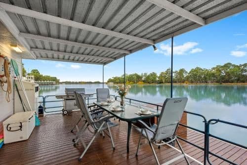 Three-Bedroom Houseboat - The Murray Dream