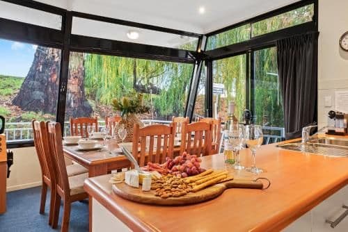 Four-Bedroom Houseboat - Moving Waters