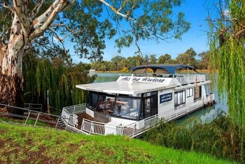 Four-Bedroom Houseboat - Moving Waters