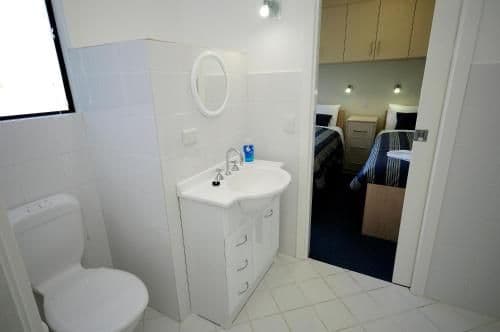 Four-Bedroom Houseboat - Moving Waters
