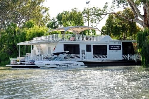 Four-Bedroom Houseboat - Moving Waters