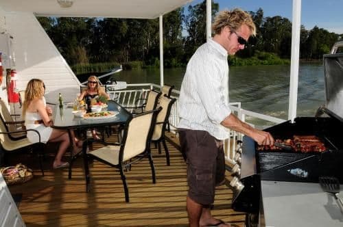 Four-Bedroom Houseboat - Moving Waters