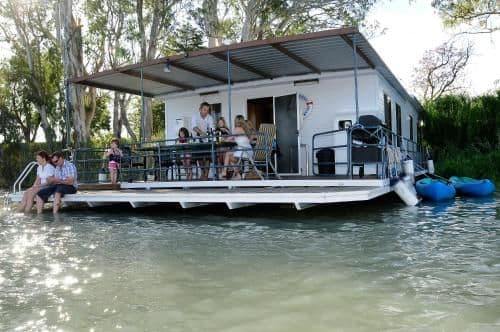 Three-Bedroom Houseboat - The Murray Dream