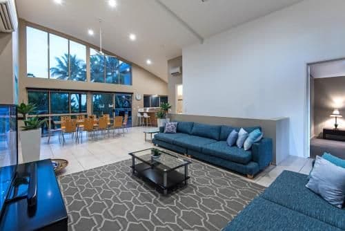4 bedroom apartment with sea view - Apartment 1